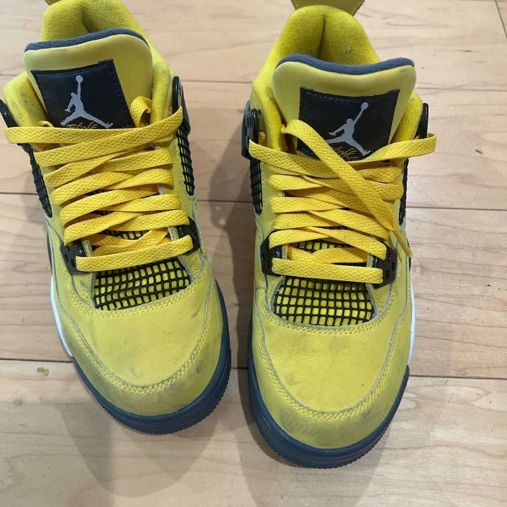 Jordan 4 Yellow Size 6.5 Y fits women’s 8